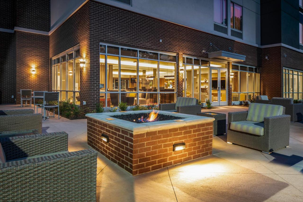 Springhill Suites By Marriott Charlotte Huntersville Exterior foto